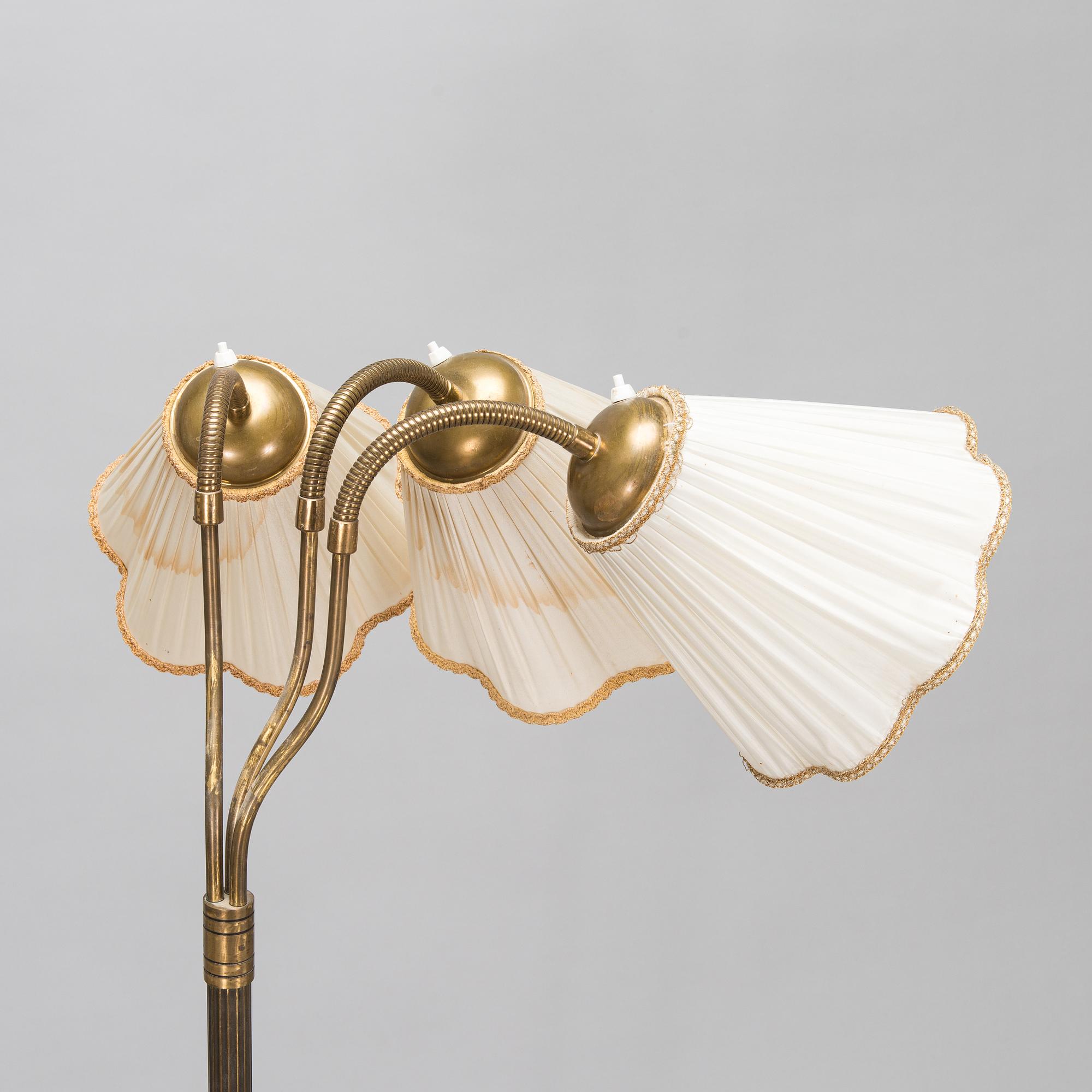 A mid-20th-century floor light.