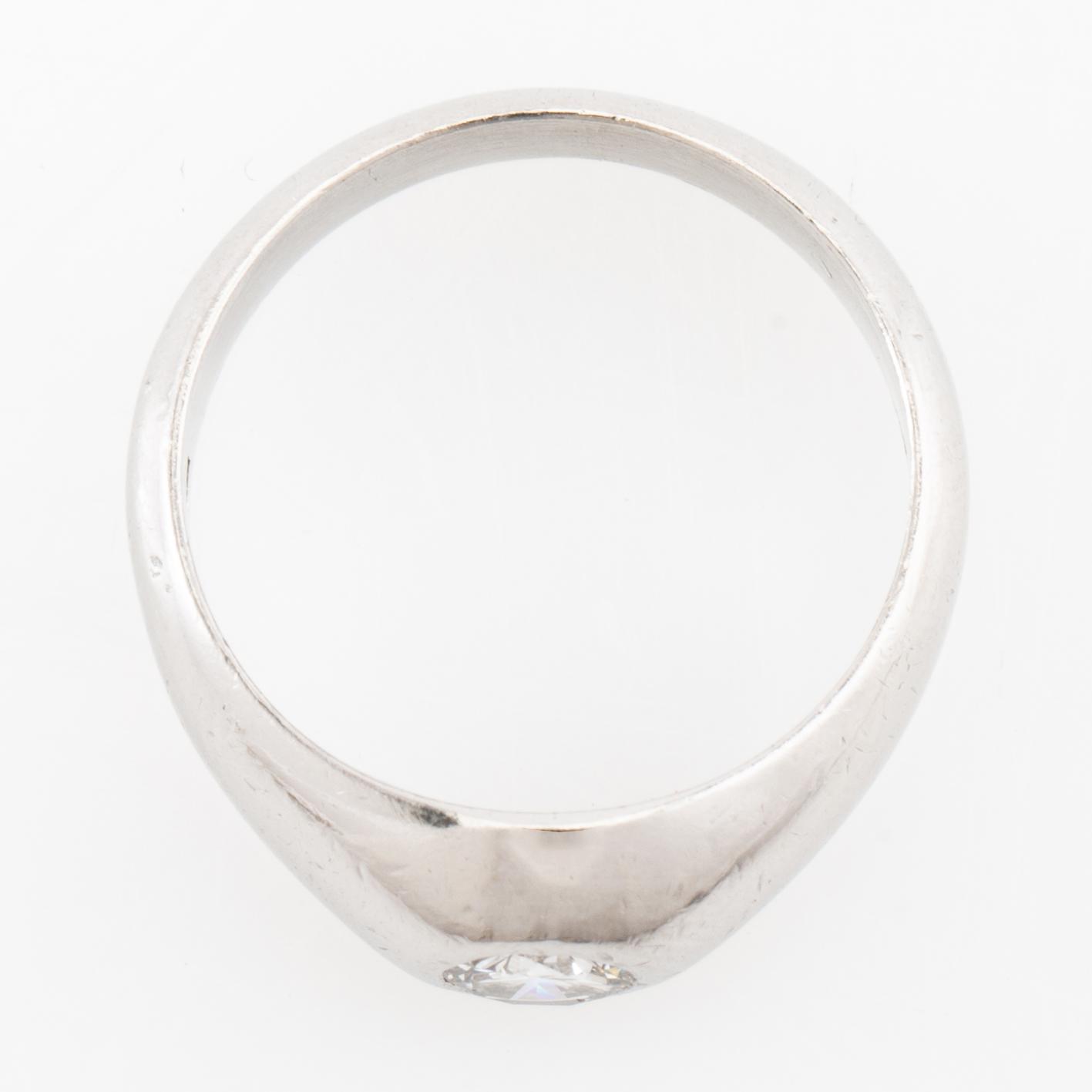 Ring in platinum set with a round brilliant-cut diamond, Harry Hermansson Stockholm 1958.