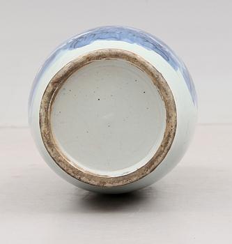 GOLVVAS, porslin, Kina, 1900-tal.