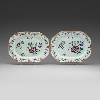 273. A pair of famille rose dishes, Qing dynasty, Qianlong (1736-95).