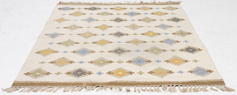 A fat weave rug, c. 200 x 140 cm.