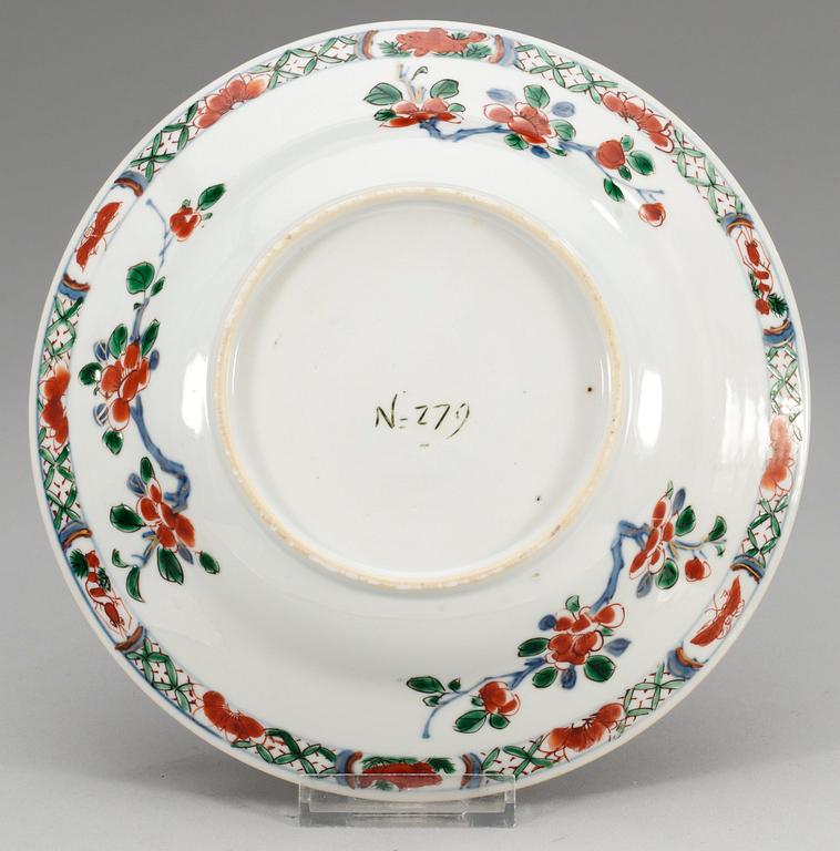 A set of six imari verte dishes, Qing dynasty, Kangxi (1662-1722). With Johanneum mark. (6).