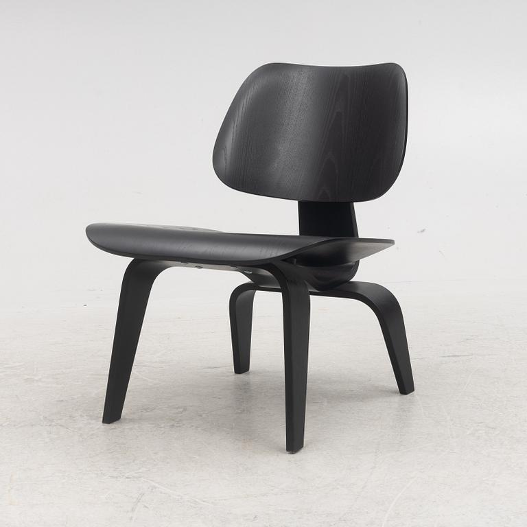 Charles & Ray Eames, a "LCW Lounge" chair, Vitra.