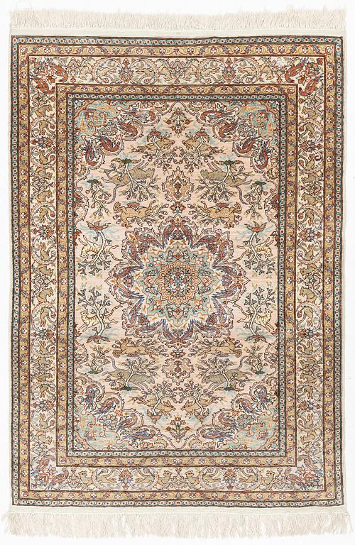 Matta, Turkisk silke, ca 133 x 101 cm.
