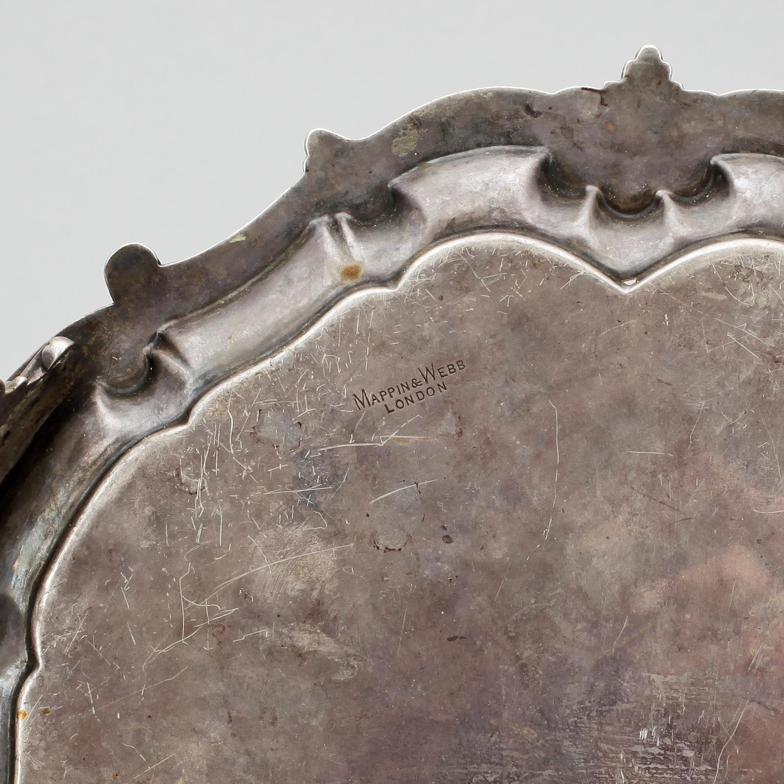 SALVER, silver. Sheffield, England, Mappin & Webb. 1899-1900. Totalvikt 522 g.