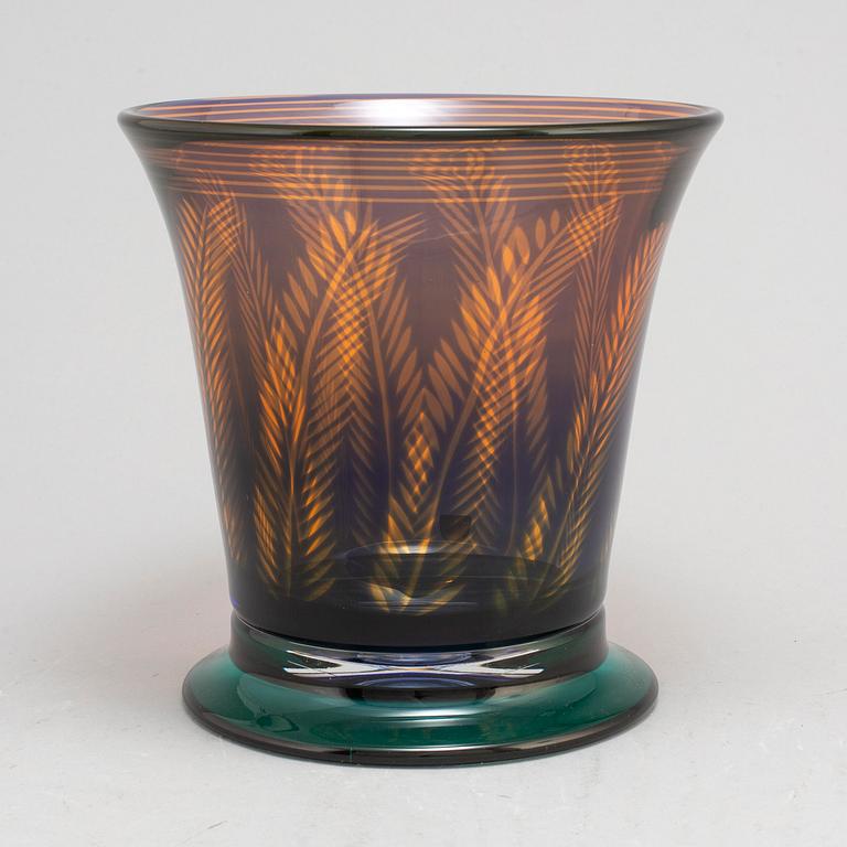 GUNNAR CYRÈN, vas, glas, Graal, Orrefors, signerad och numrerad 960072 EA 2-89.