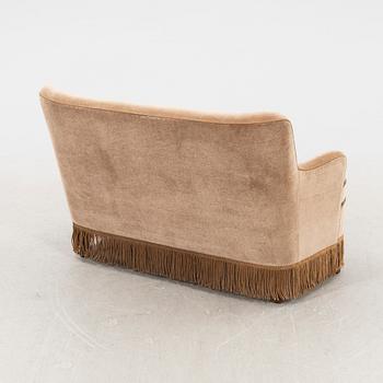 A 1940/50s sofa.