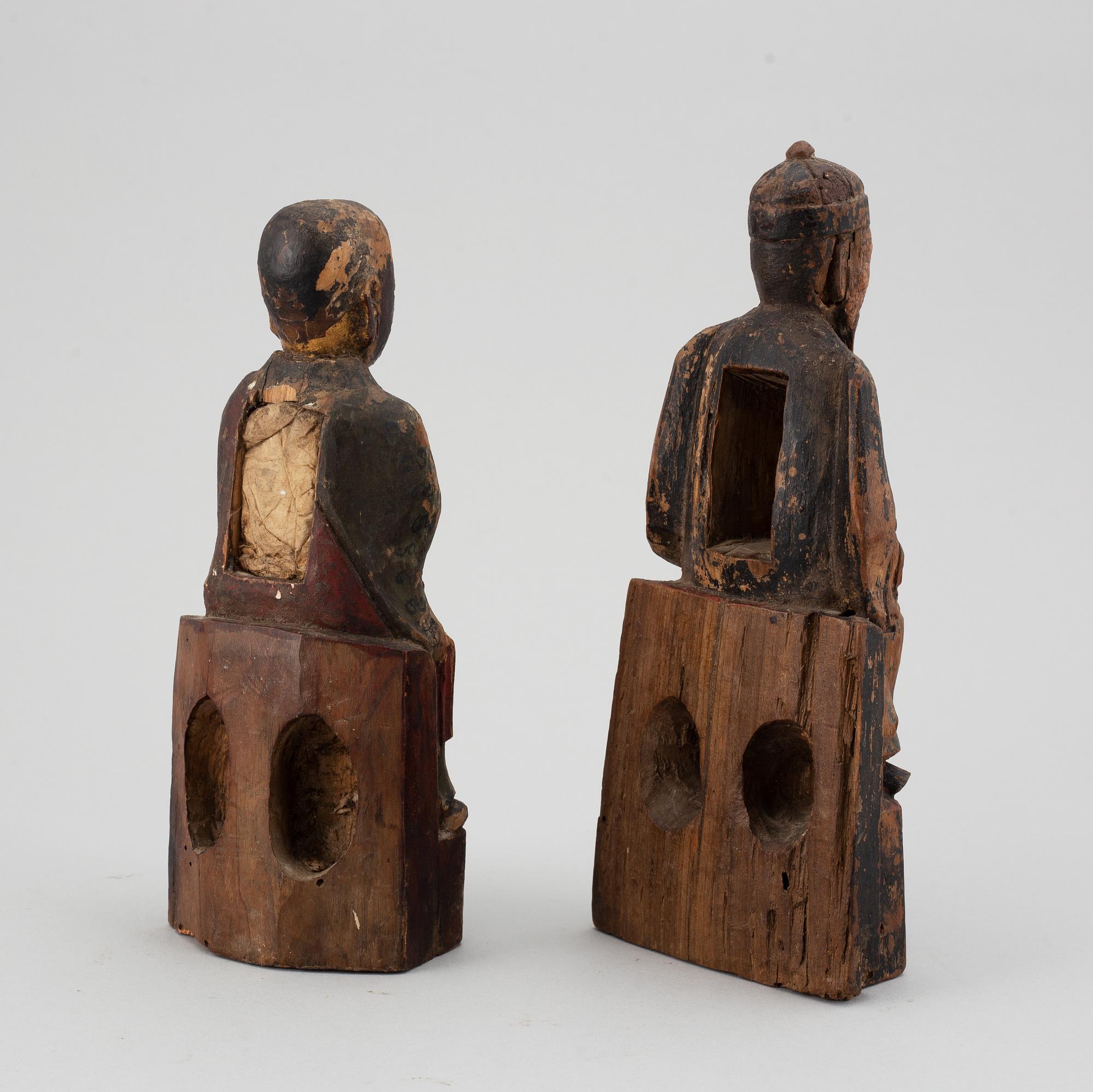 SKULPTURER / DEKORELEMENT, 2 st, målat trä, Kina, 1800-tal.