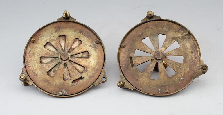 VENTILER, 2 st, förgylld brons och mässing, 1800-talets andra hälft.