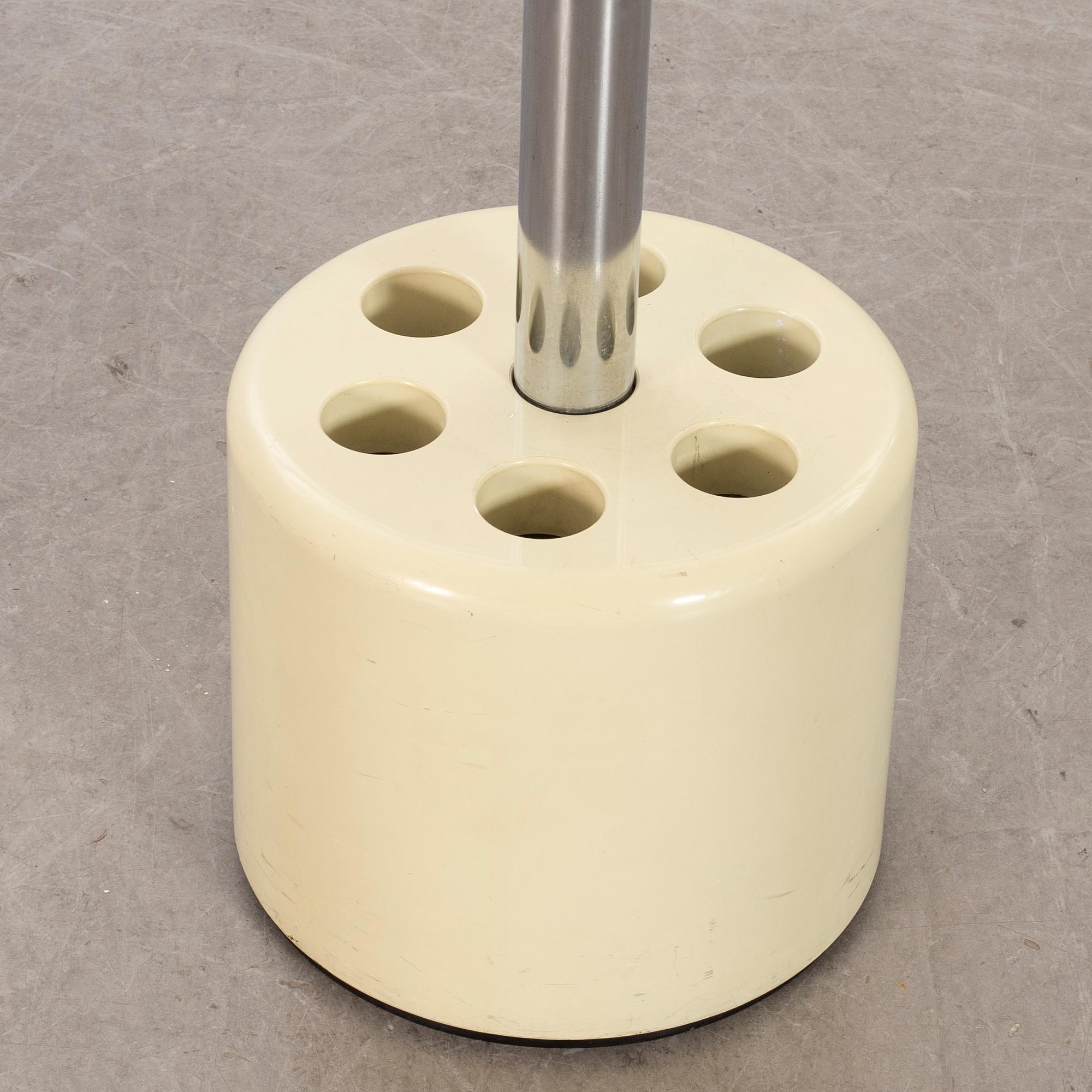 ROBERTO LUCCI & PAULO ORLANDINI, "VIP Coat Rack", för Velca Legnano 1970-tal.