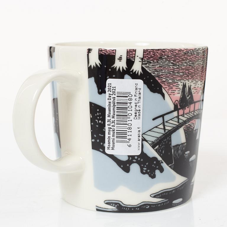 Arabia, Moomin mugs, plates and a jug, 7 pieces, porcelain, Finland.