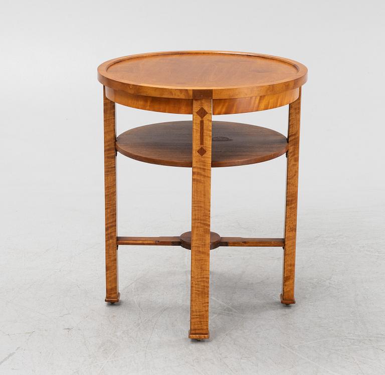 A early 20th century jugend table.