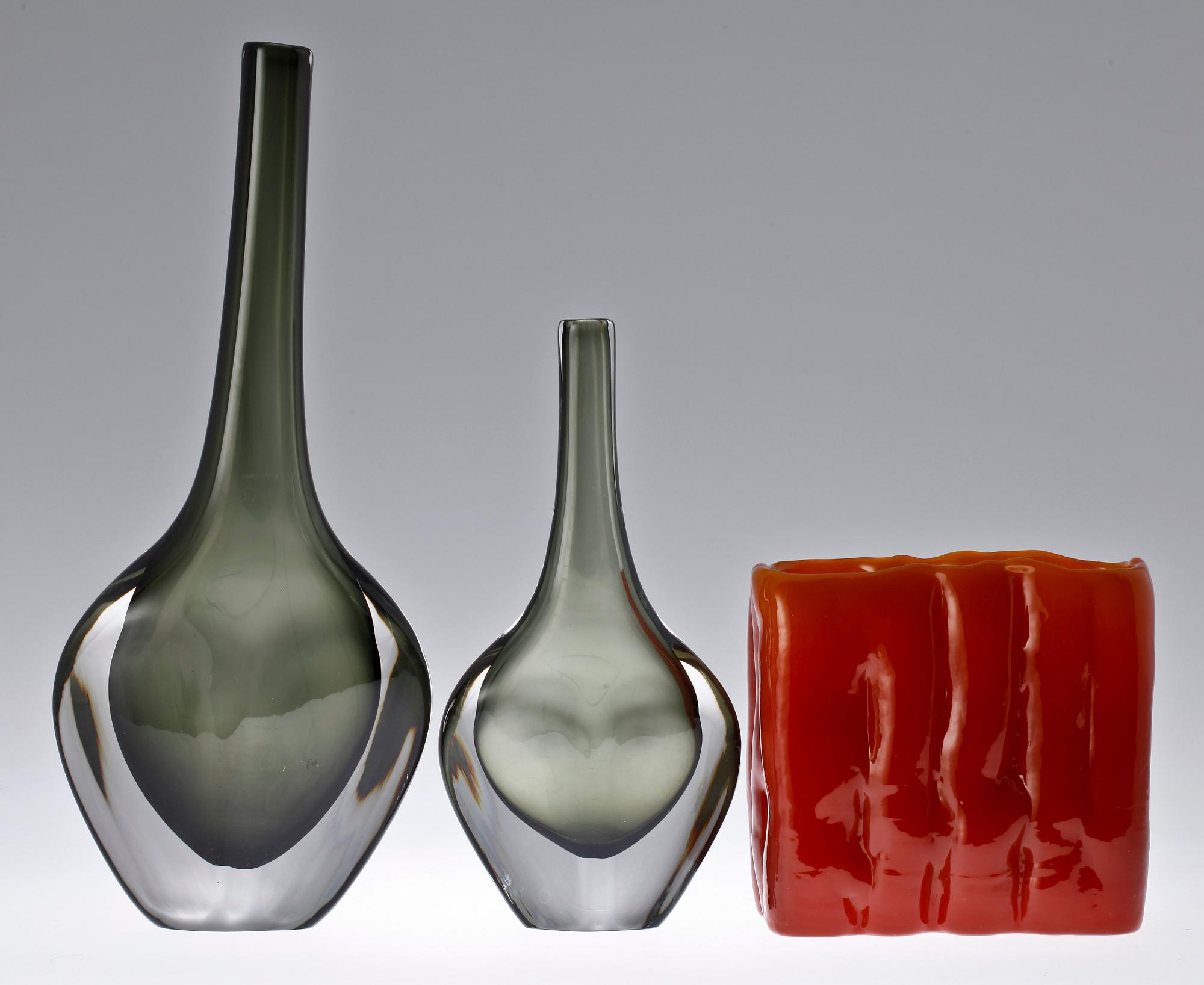 VASER, 3 st, glas, bl.a. Nils Landberg Orrefors.