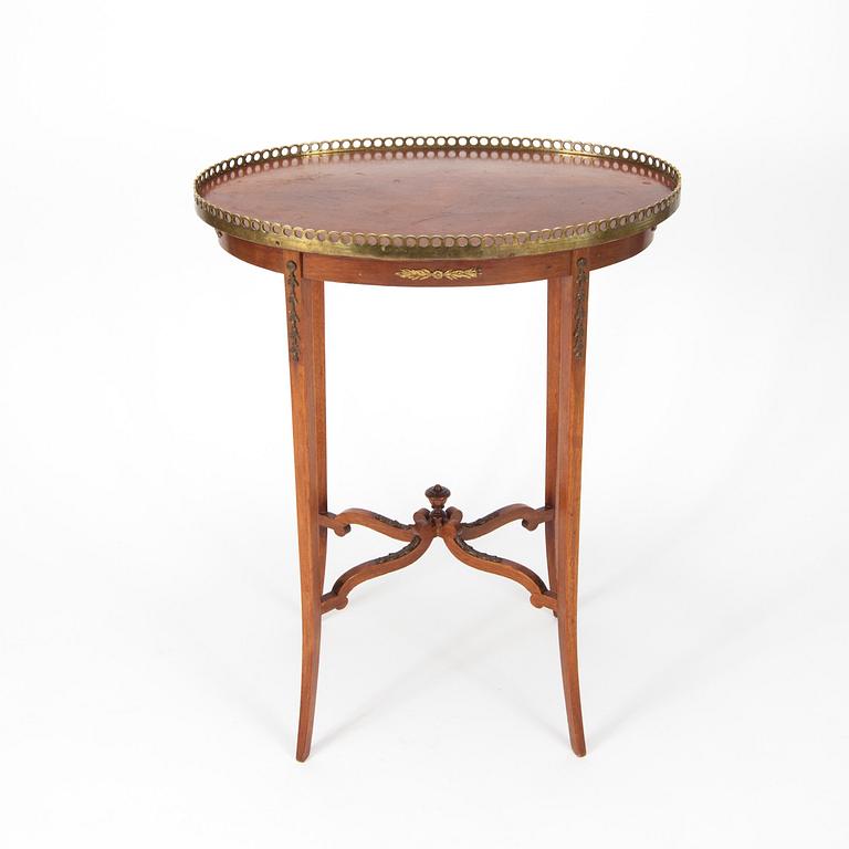 SIDOBORD, 1900-talets första hälft.