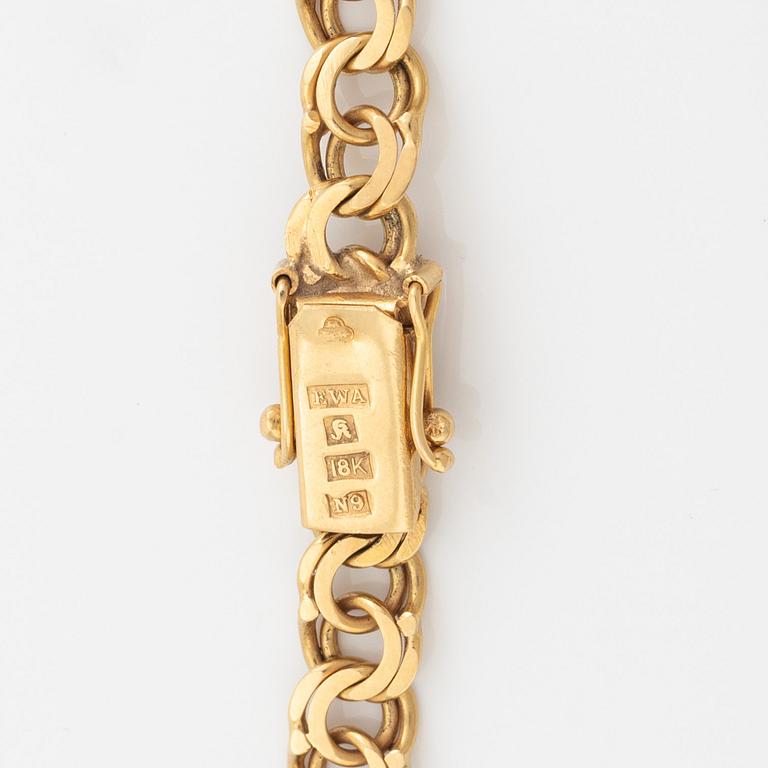 18K gold bracelet.