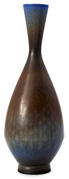 1274. A Berndt Friberg stoneware vase, Gustavsberg studio 1966.