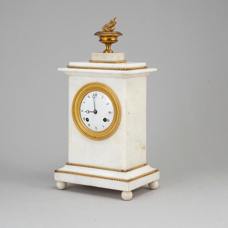 BORDSPENDYL, Empire, tidigt 1800-tal.