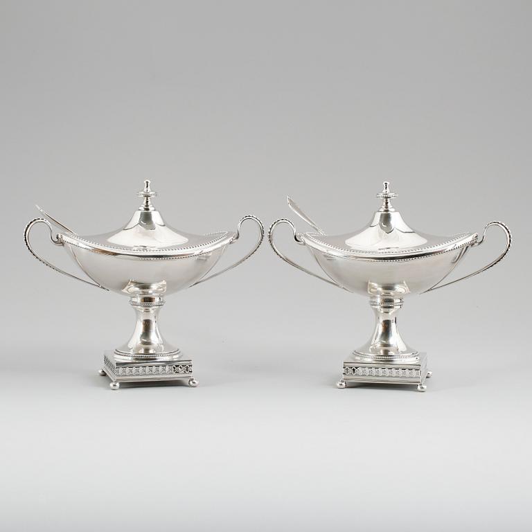 STRÖSOCKERSKÅLAR, 1 par, nysilver, AG Dufva, sekelskiftet 1900.