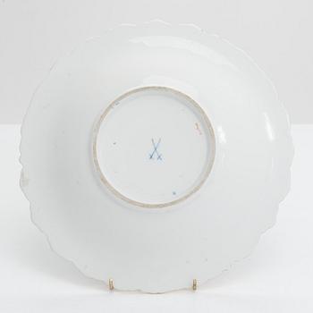 Malja, posliini, Meissen, Saksa, 1900-luvun kolmas neljännes.