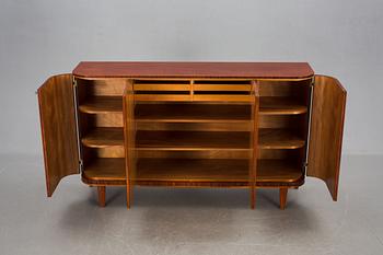 SIDEBOARD, 1900-talets mitt.