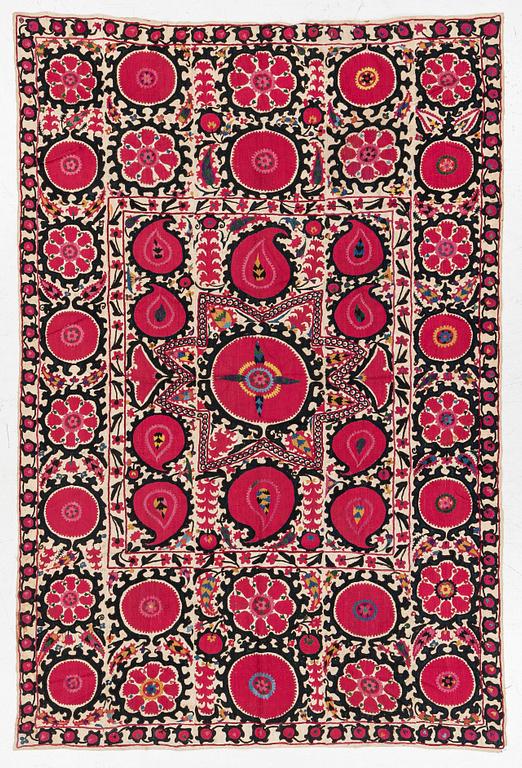 Semiantikt Suzani-broderi, Uzbekistan, ca 265 x 175 cm.