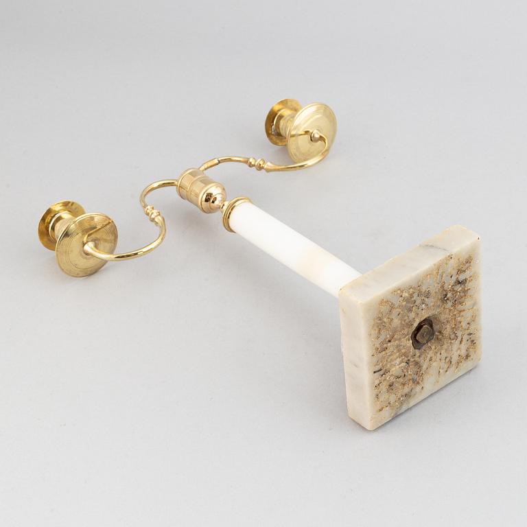 Kandelaber/ljusstake, sengustaviansk, mässing och marmor, omkring år 1800.