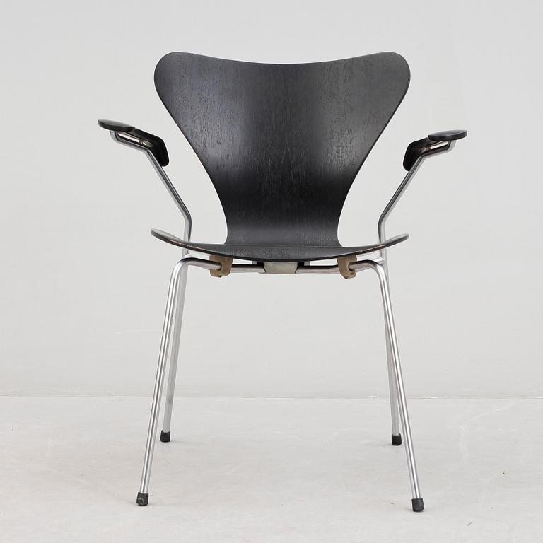 KARMSTOL, "Sjuan", Arne Jacobsen, Fritz Hansen, formgiven 1955.