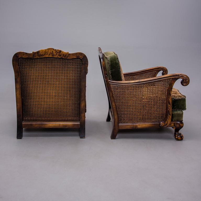 KARMSTOLAR, ETT PAR, Chippendale-stil, 1930-tal.