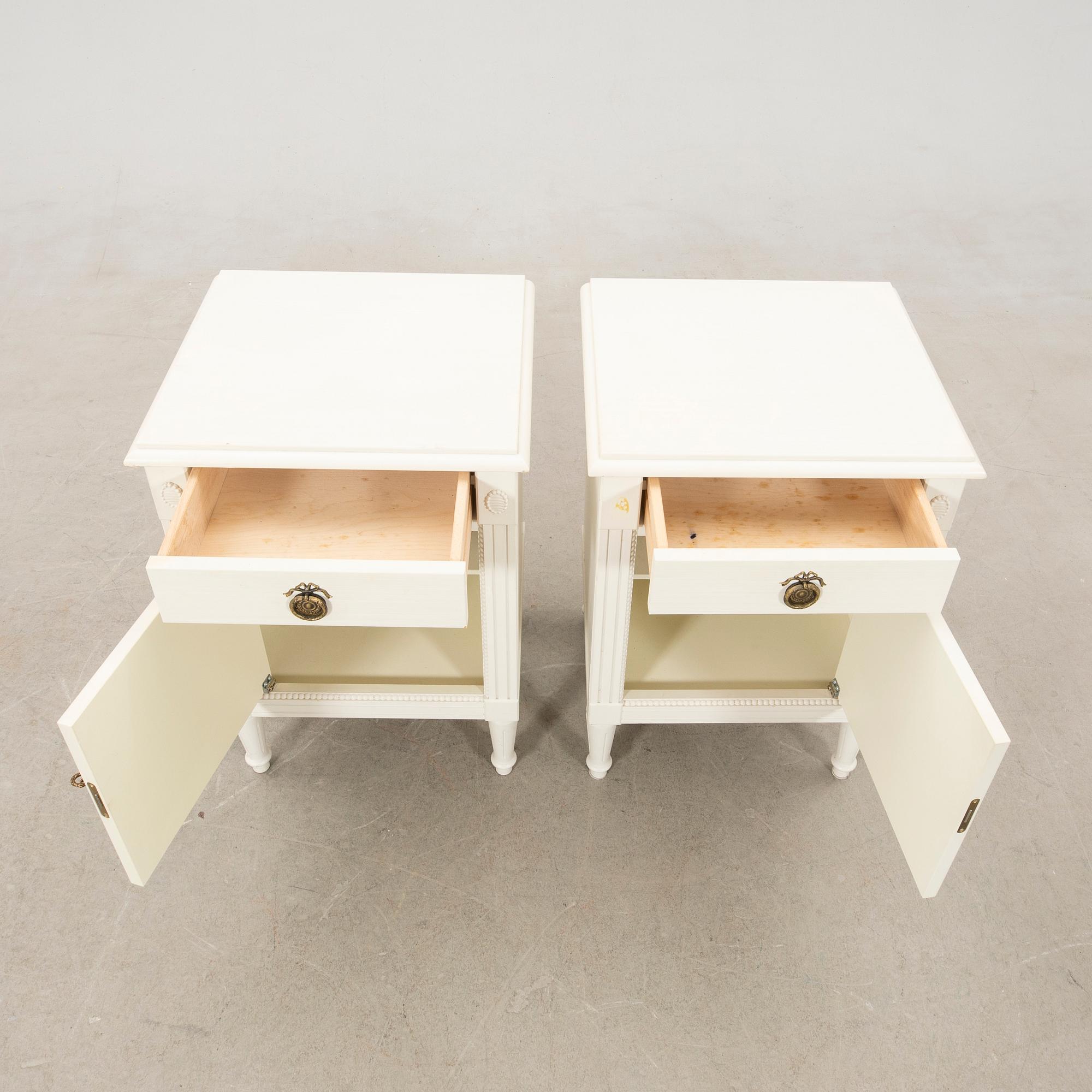 Bedside tables, a pair, Gustavian style, period.