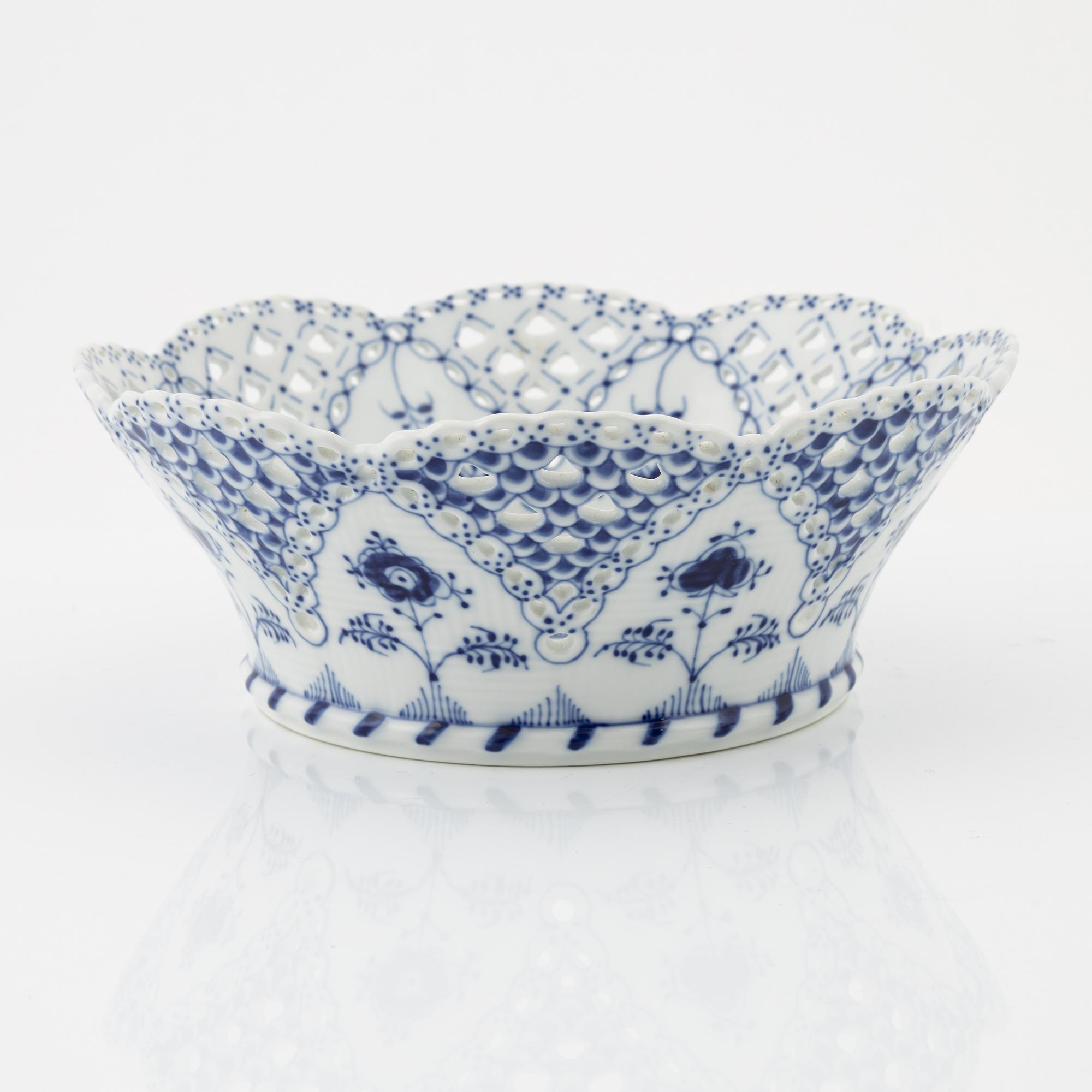 Royal Copenhagen, Gallerskål, porslin, Modellnummer 1061 "Musselmalet", helblonde, Danmark, 1894-1922.