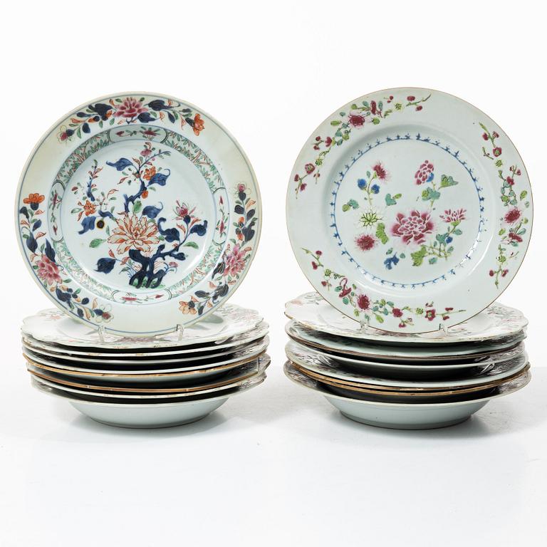 17 Famille Rose export porcelain plates, China, Qianlong (1736-95).