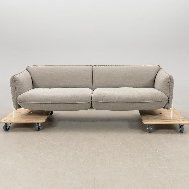 Claesson Koivisto Rune. soffa "Continental" för  Swedese 2000-tal.