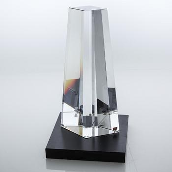 A signed glass sculpture bt Jan Johansson for Orrefors.