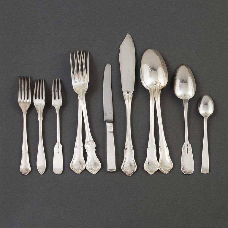 GUSTAF MÖLLENBORG, såssked, Stockholm, 1835 och PARTI SILVERBESTICK, 42 delar, bl.a. Rosenholm. Vikt 1183 g.