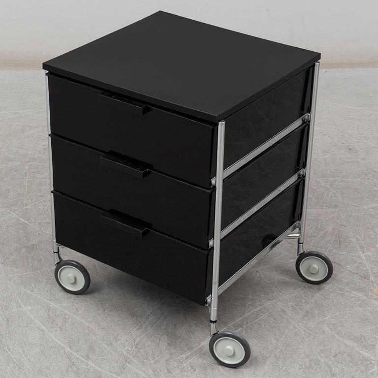 ANTONIO CITTERIO & OLIVER LÖW, a 'Mobil" container for Kartell.