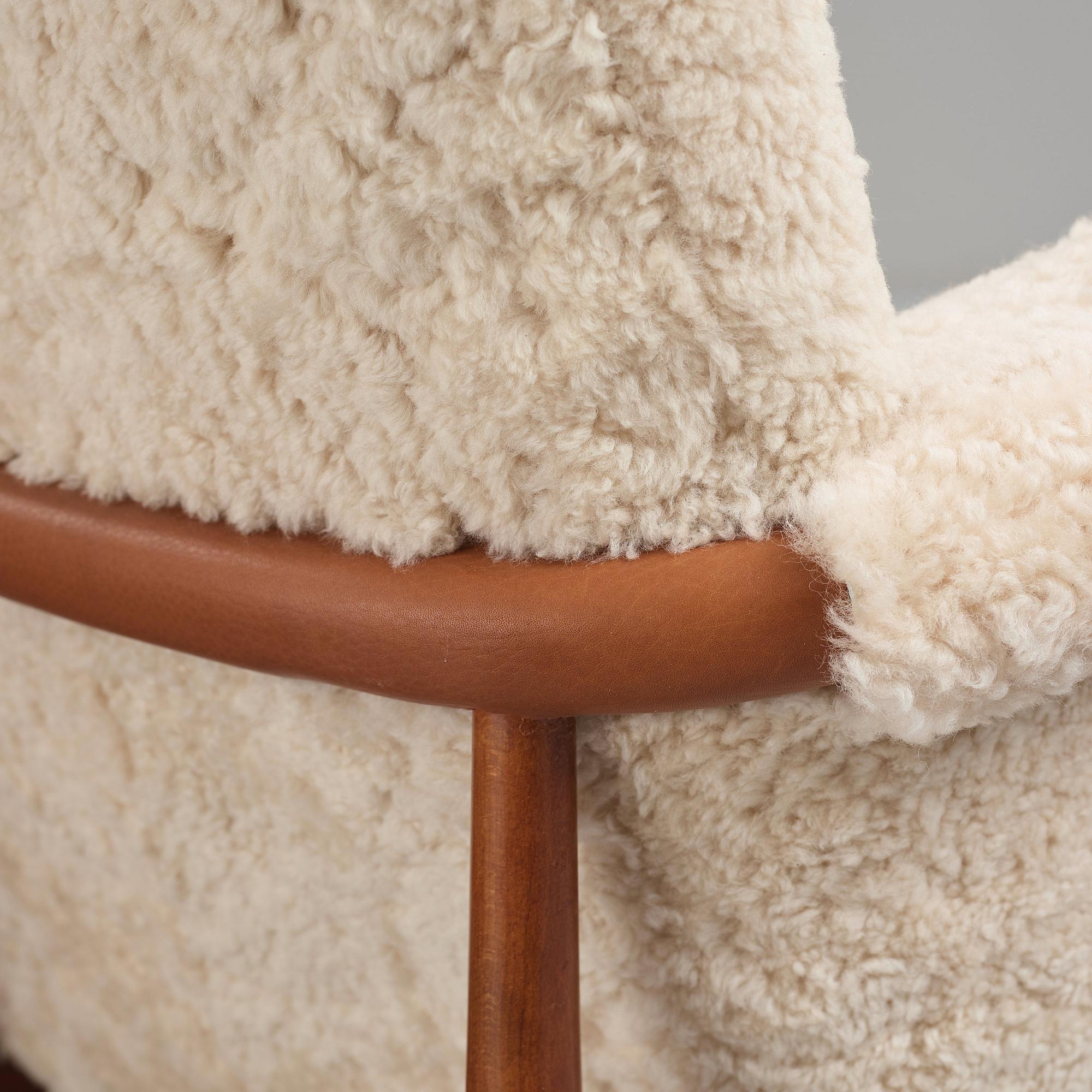 Svante Skogh, a pair of Swedish Modern easy chairs "model 827",  Gemla AB Diö, Sweden 1950's.