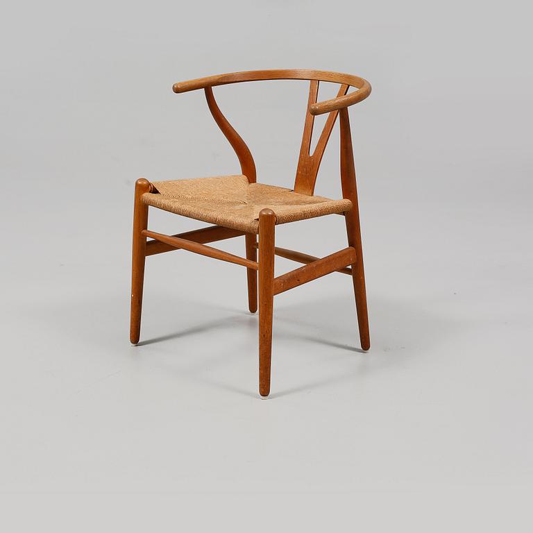 STOL, "Y-stolen", Hans J. Wegner för Carl Hansen & Son, Odense, 1900-talets andra hälft.