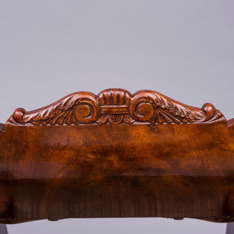 KARMSTOLAR, ett par, biedermeier, Ryssland 1820-1840.