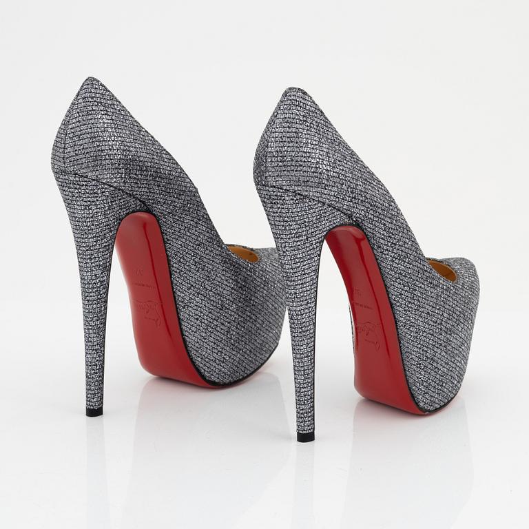 Christian Louboutin, pumps, storlek 37.