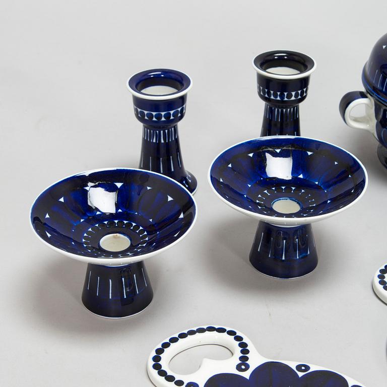 Ulla Procopé, a 48-piece 'Valencia' porcelain dinnerware set for Arabia.