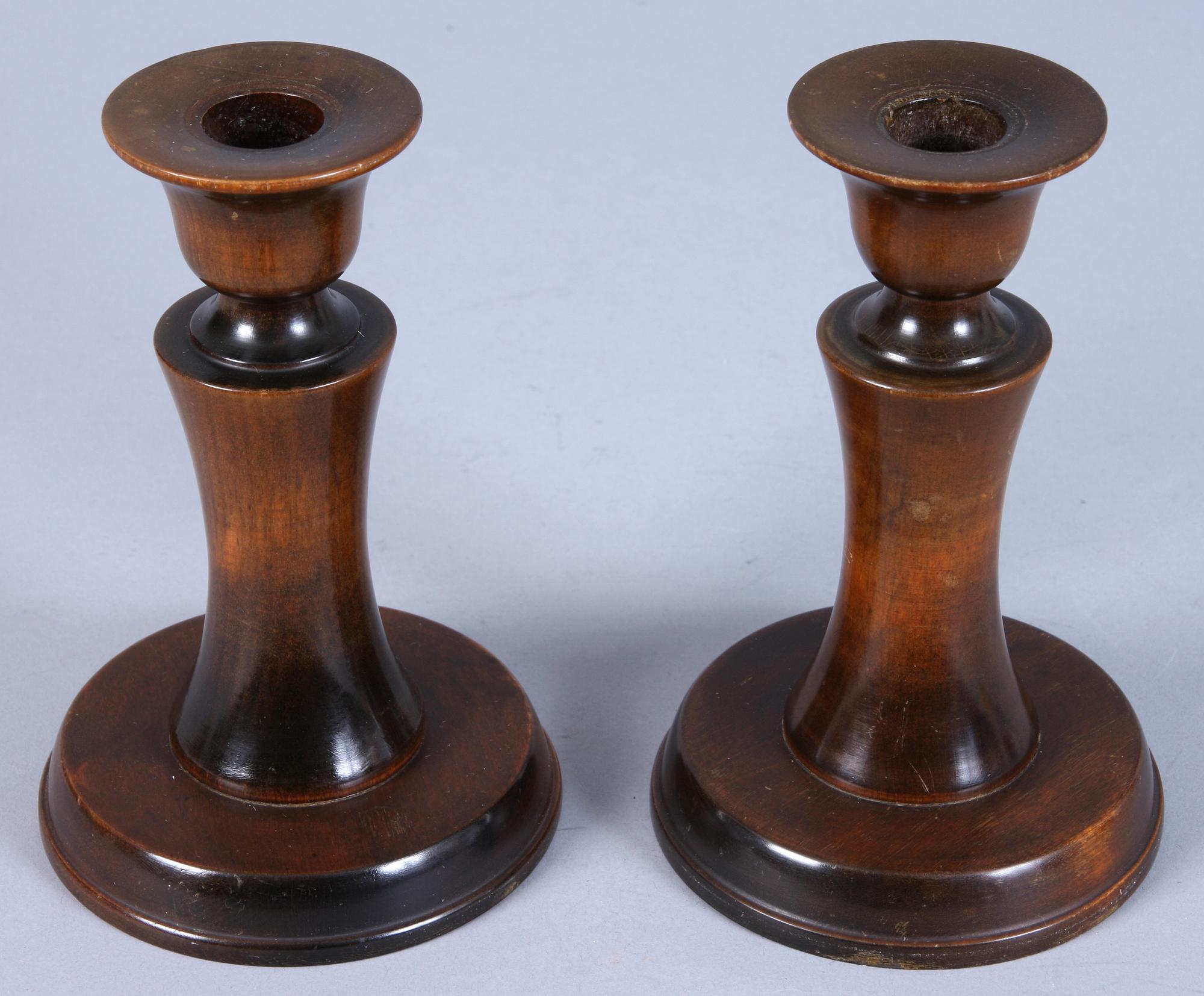 LJUSSTAKAR, ett par, "Liljeholmens ljusstake N:r 11", Carl Malmsten.