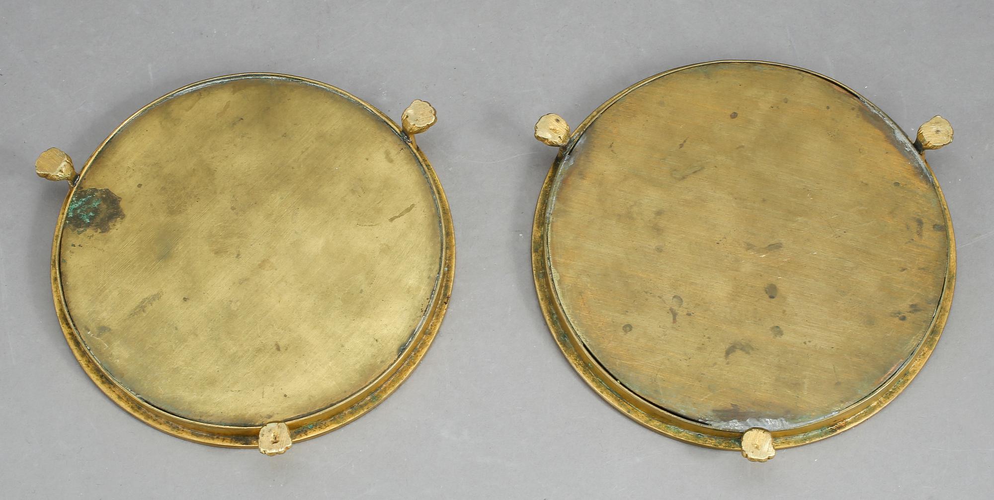 BORDSPLATEAUER, 2 stycken, 1800-tal.