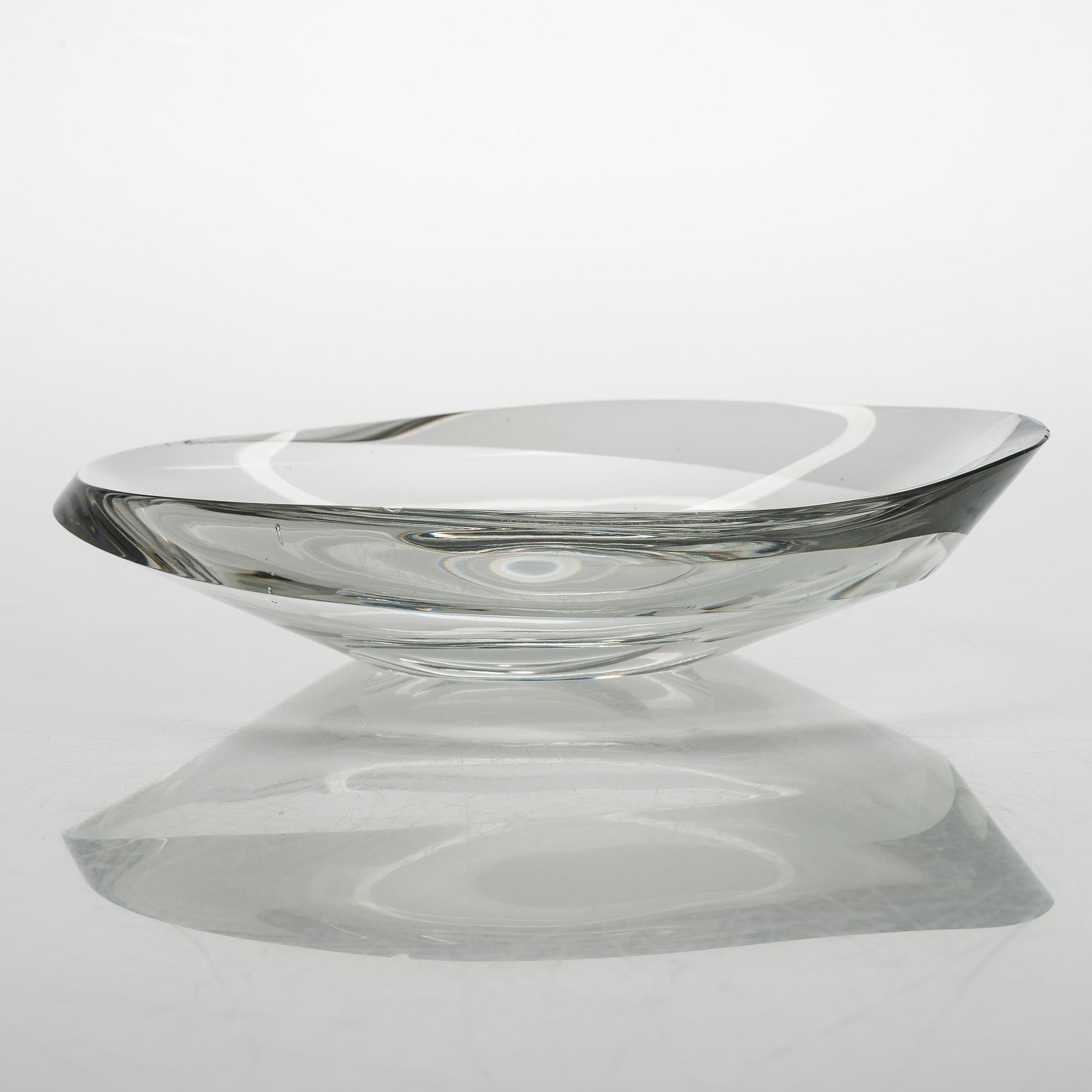 Tapio Wirkkala, an Art glass bowl, signed Tapio Wirkkala Iittala 3860.