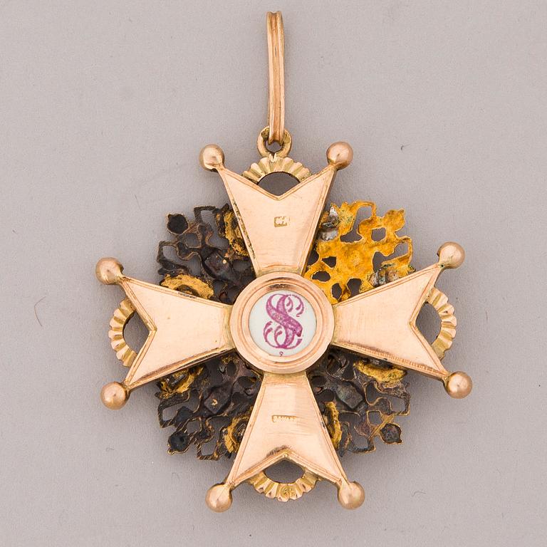 An imperial Russian gold and enamel order of Saint Stanislaus, third class, turn of the century 1900.