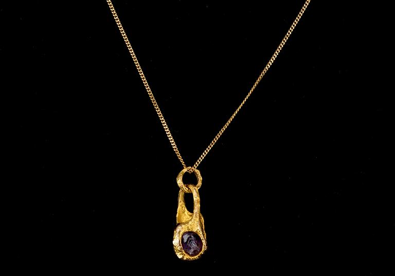 HÄNGSMYCKE, guld 14K, råametist, "Renklockan", Björn Weckström, Lapponia 1978. Vikt 4,6 g.