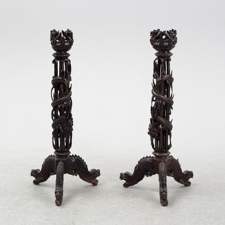 Altarljusstakar, Japan, 1900-talets första hälft.