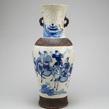 A Chinese 20th century vase.