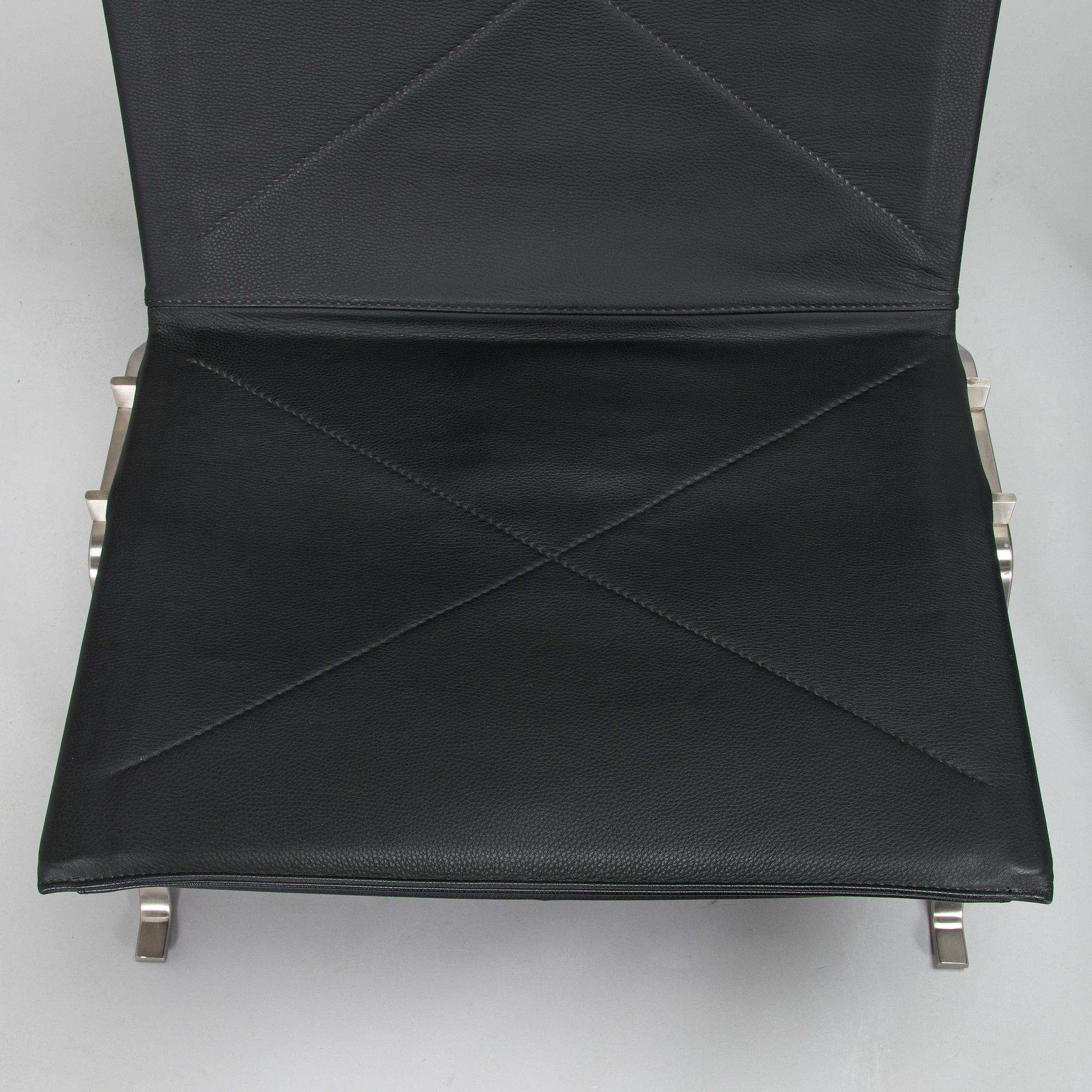 Poul Kjaerholm, nojatuolipari, "PK22", Fritz Hansen, Tanska, päivätty 2007.