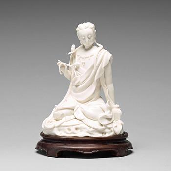 787. A blanc de chine figure of Guanyin, Qing dynasty.