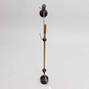 TAPIO WIRKKALA, JALKALAMPPU, K10-47. Valmistaja Idman Oy, 1960-luku.